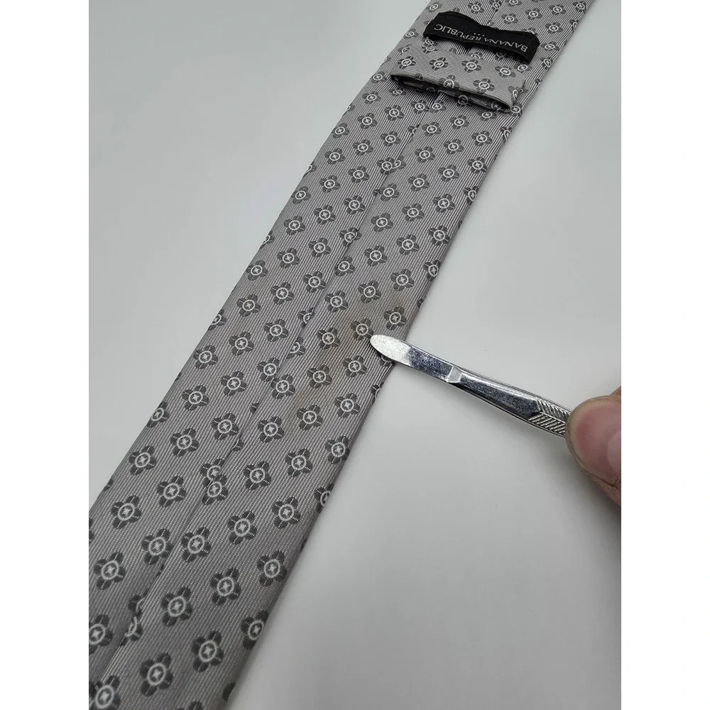 Banana Republic Gray/Silver Geometric Tie 58